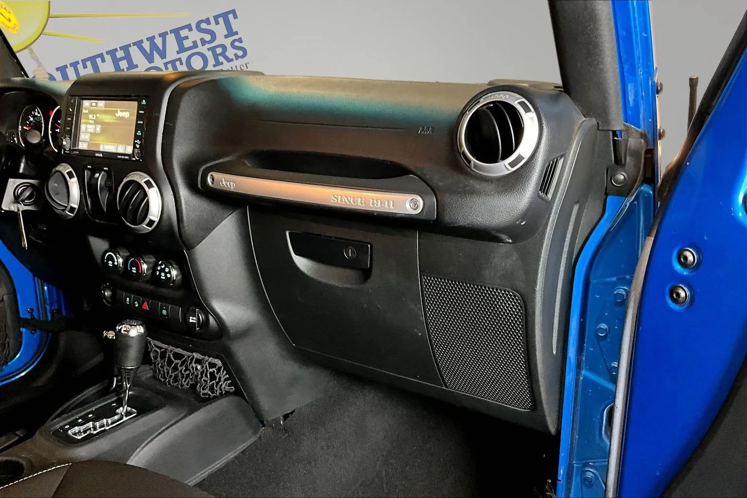 Jeep Wrangler photo 25