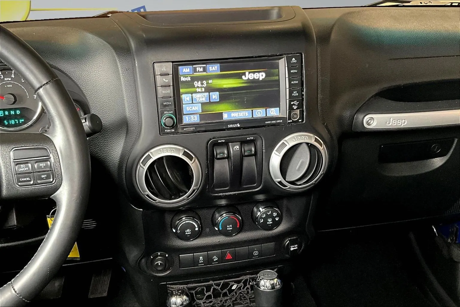 Jeep Wrangler photo 10
