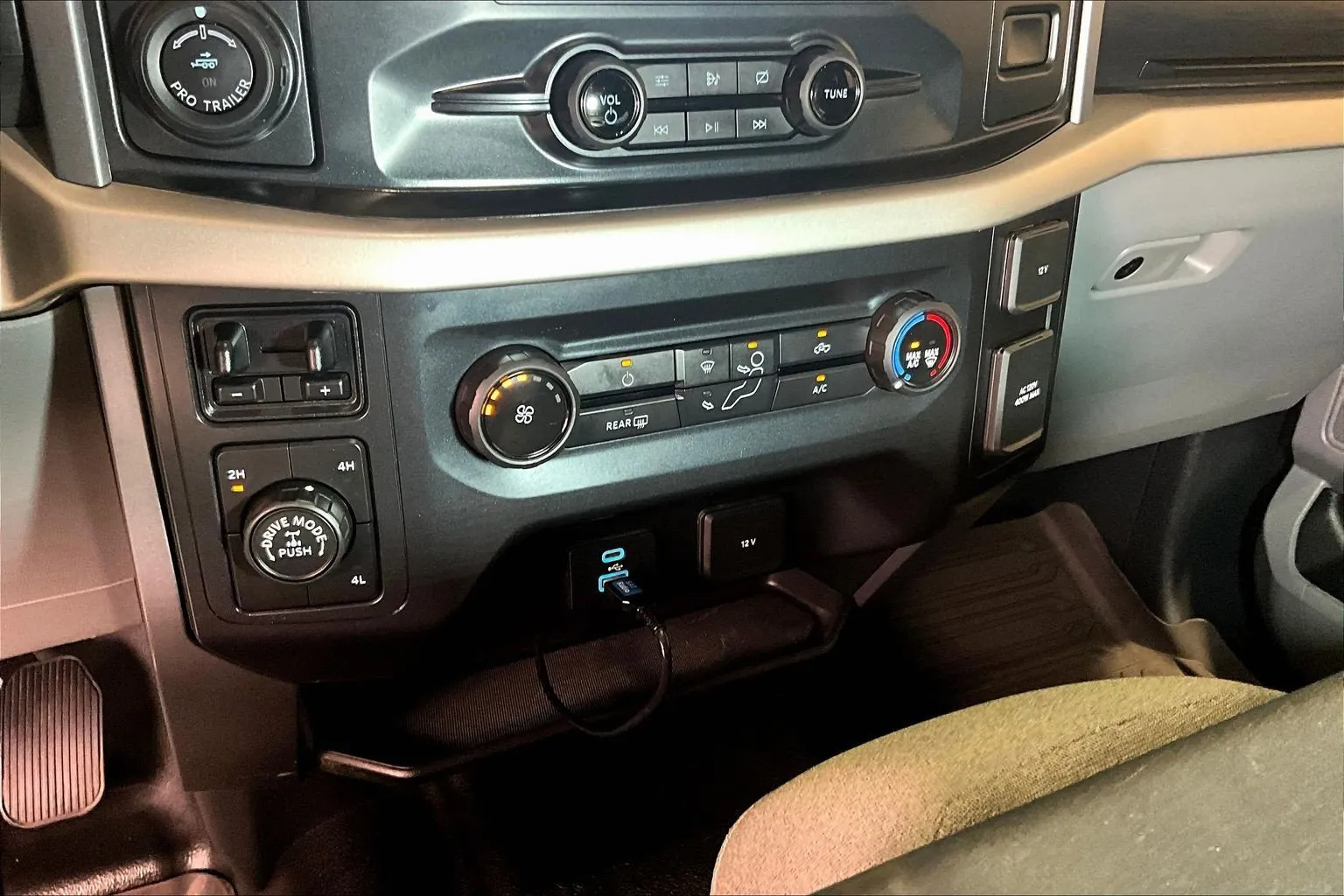 Ford F-150 photo 17