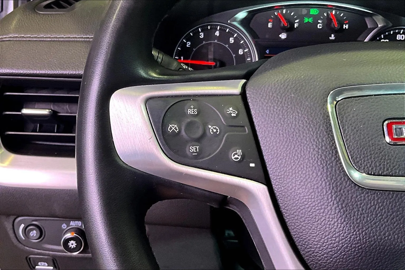 GMC Terrain photo 12