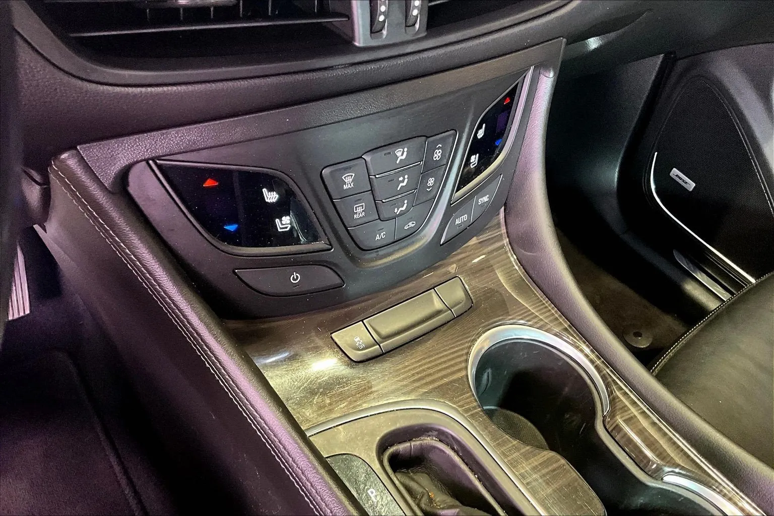 Buick Envision photo 16