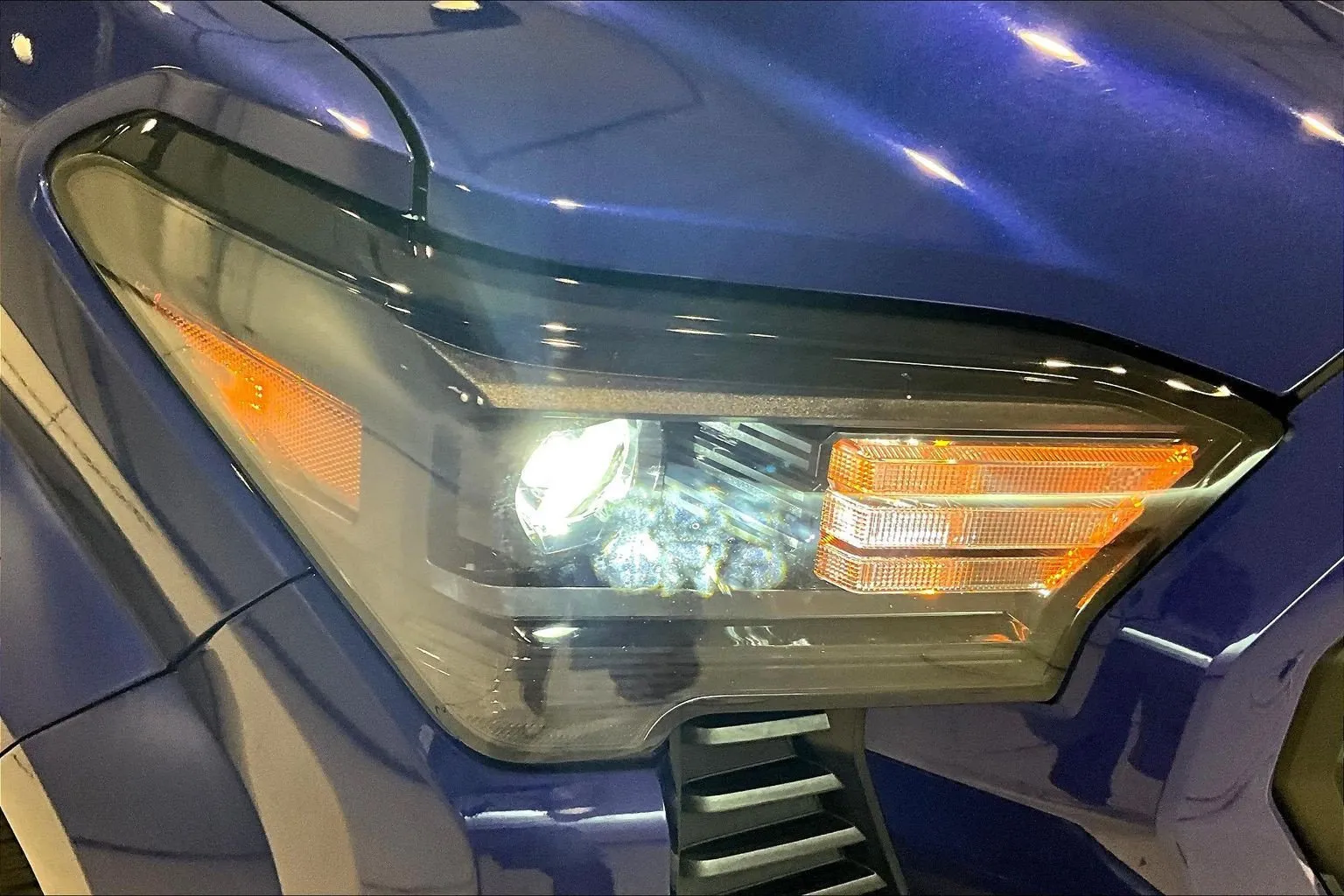 Toyota Tacoma photo 32