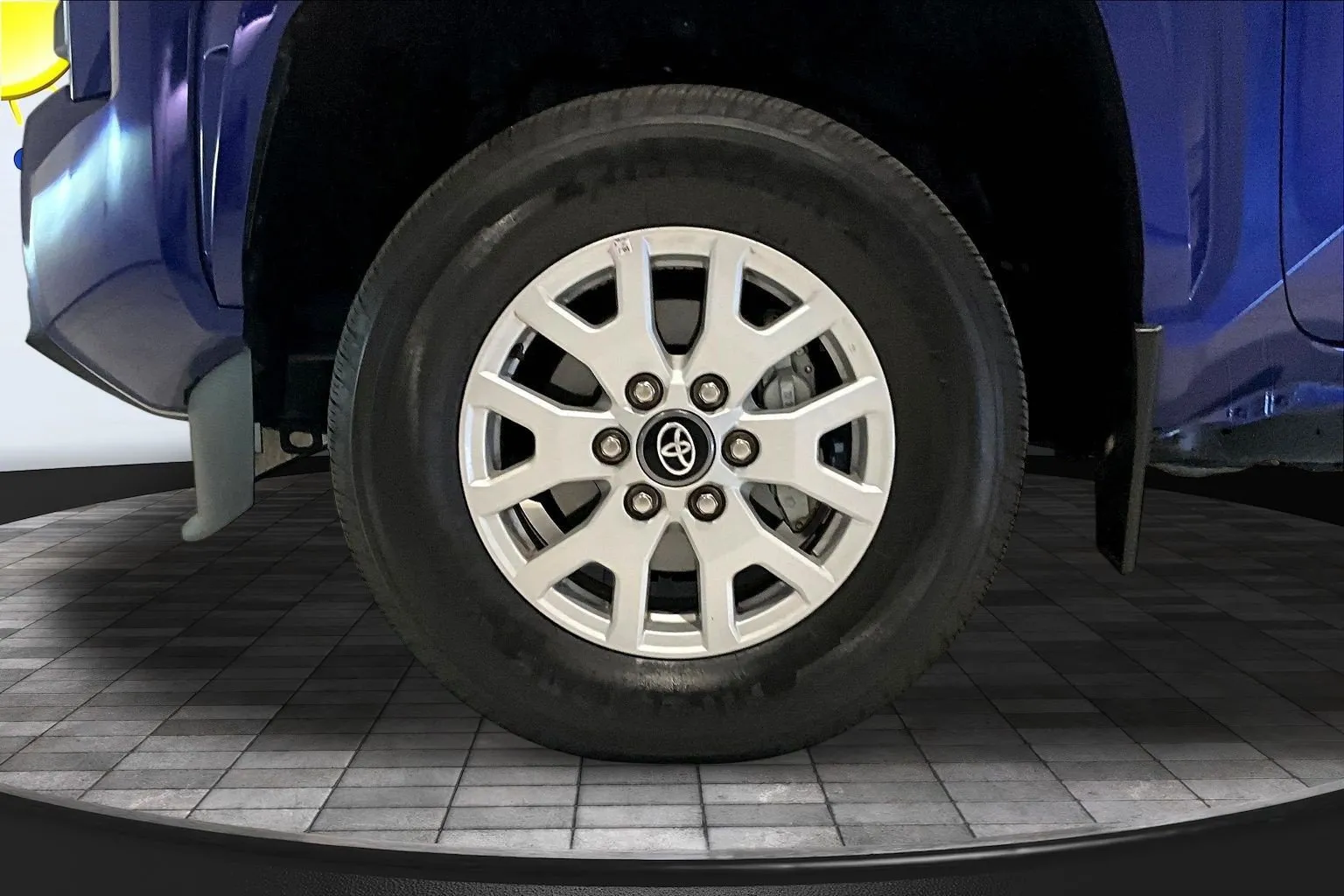 Toyota Tacoma photo 34