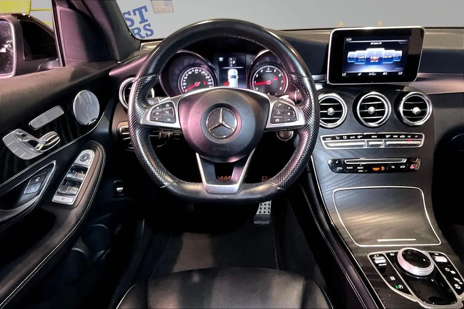 Mercedes-Benz GLC photo 9