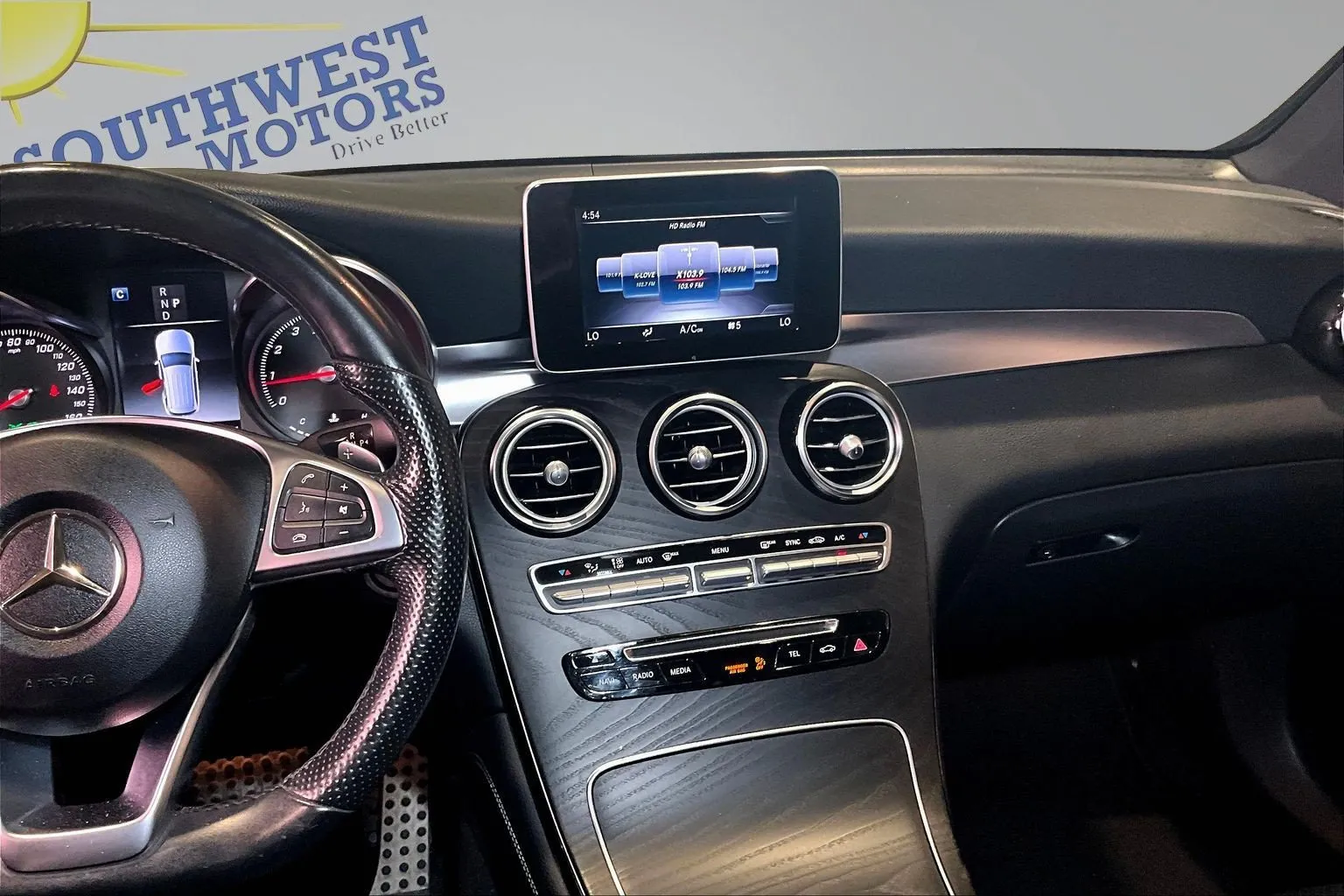 Mercedes-Benz GLC photo 10