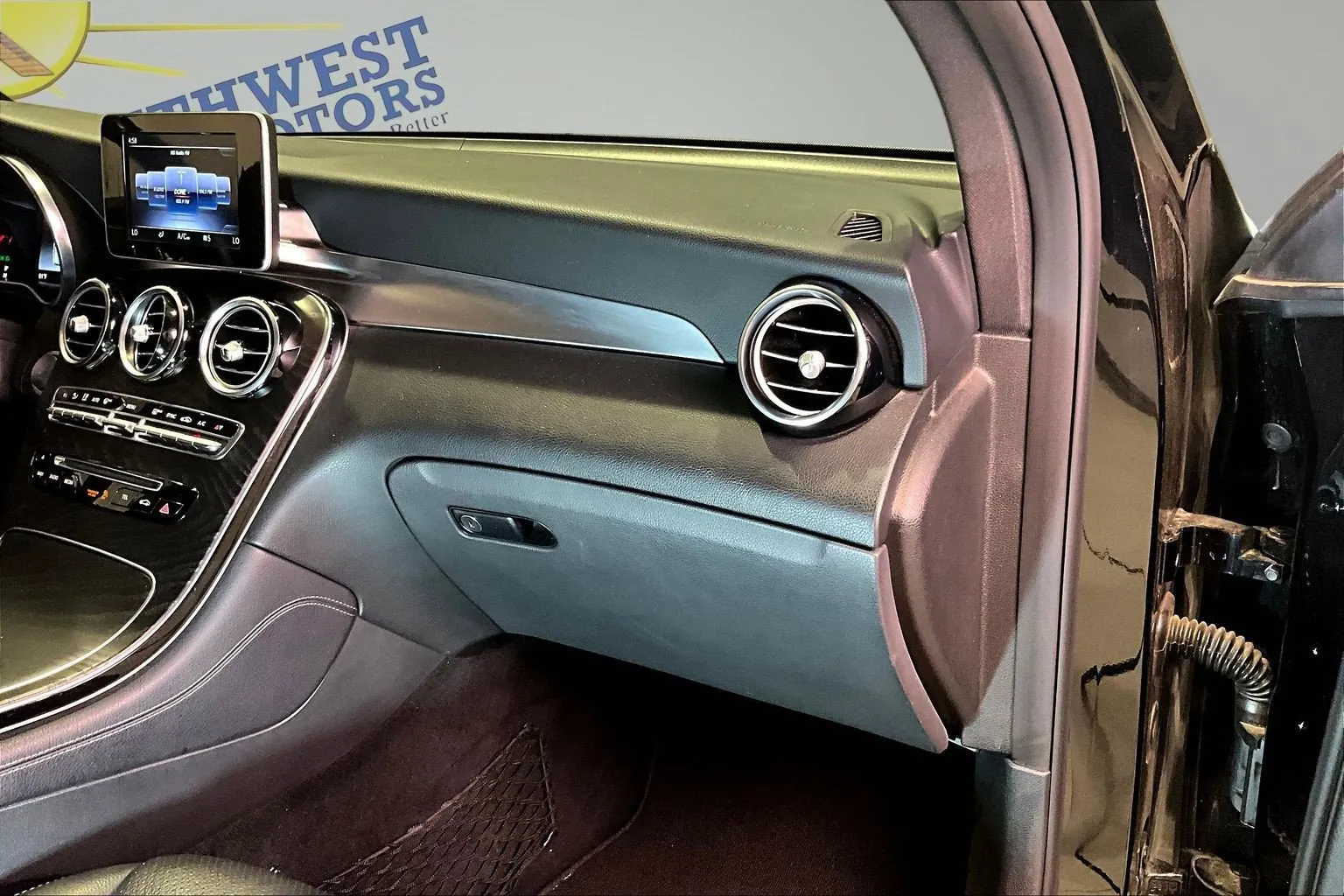 Mercedes-Benz GLC photo 25