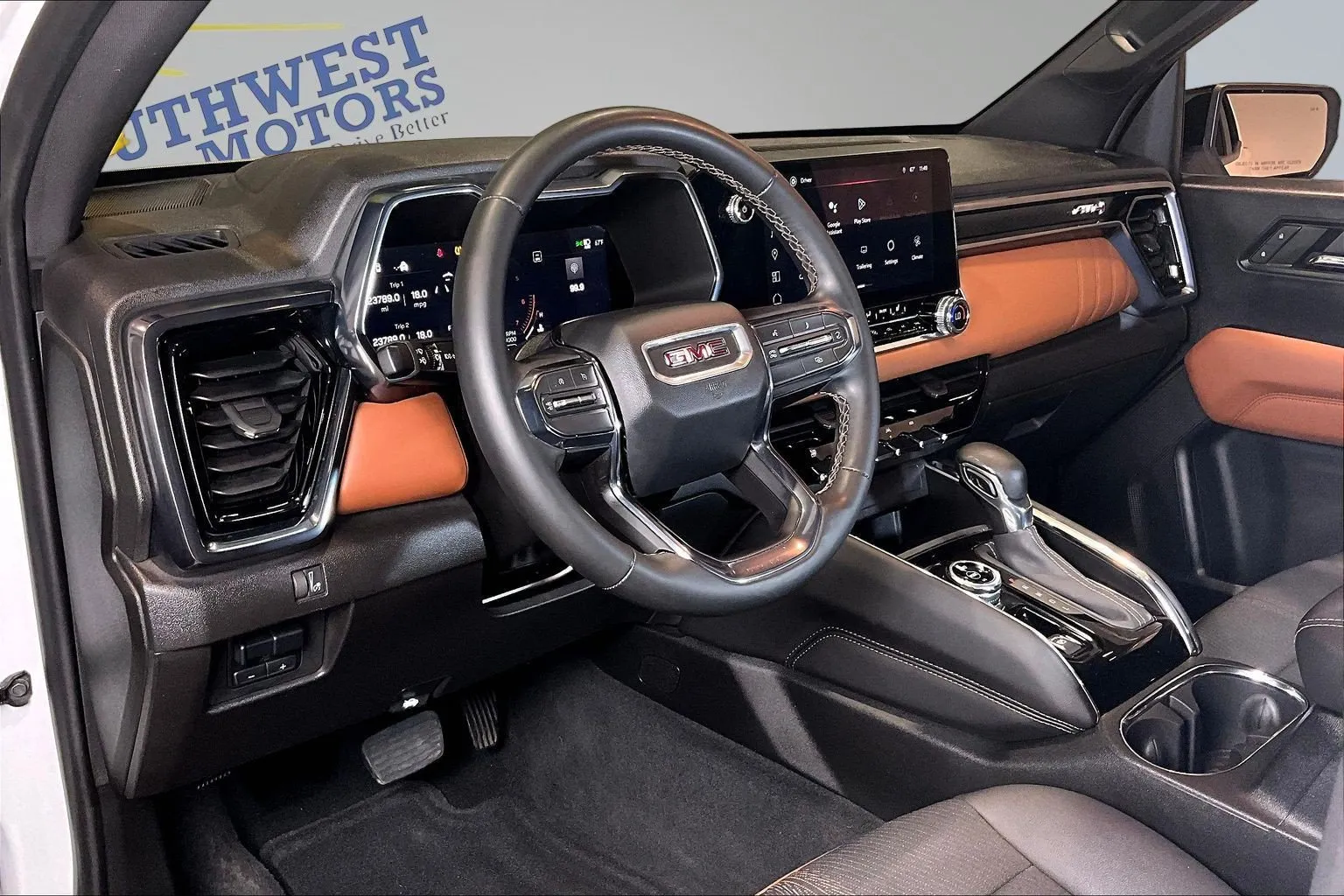 GMC Canyon photo 18
