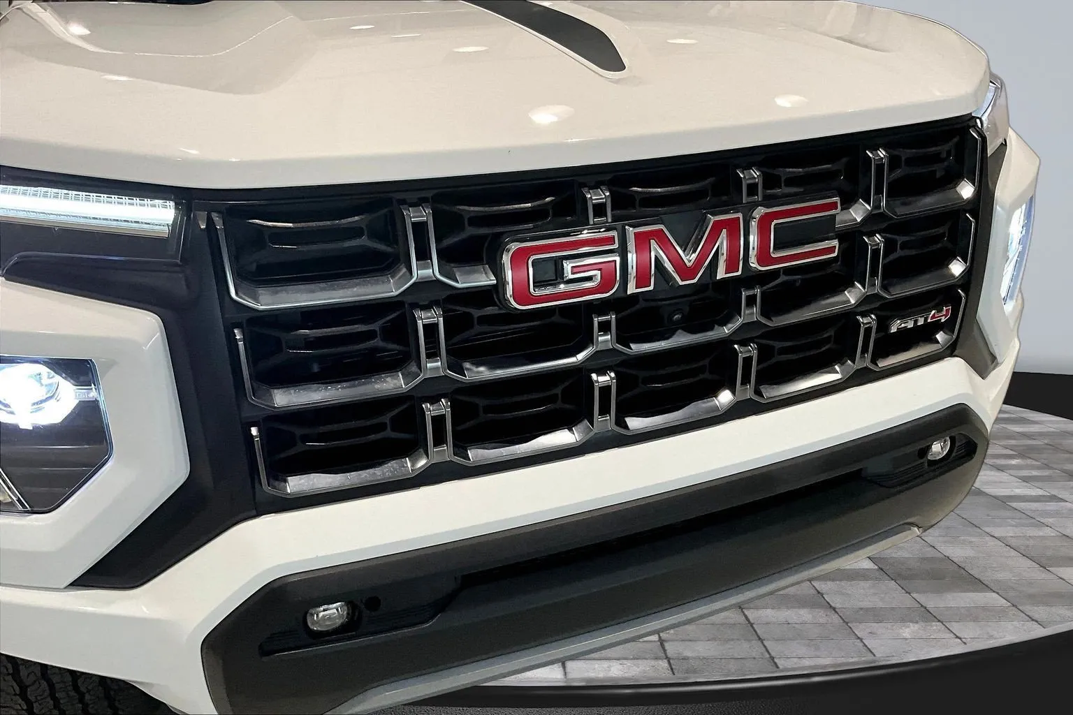 GMC Canyon photo 33
