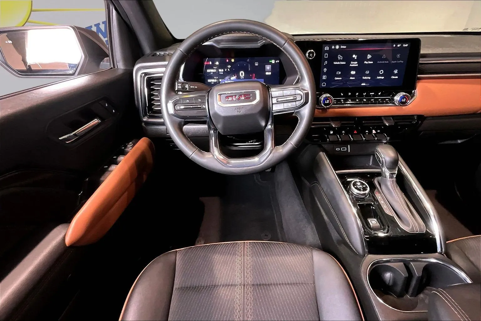 GMC Canyon photo 10