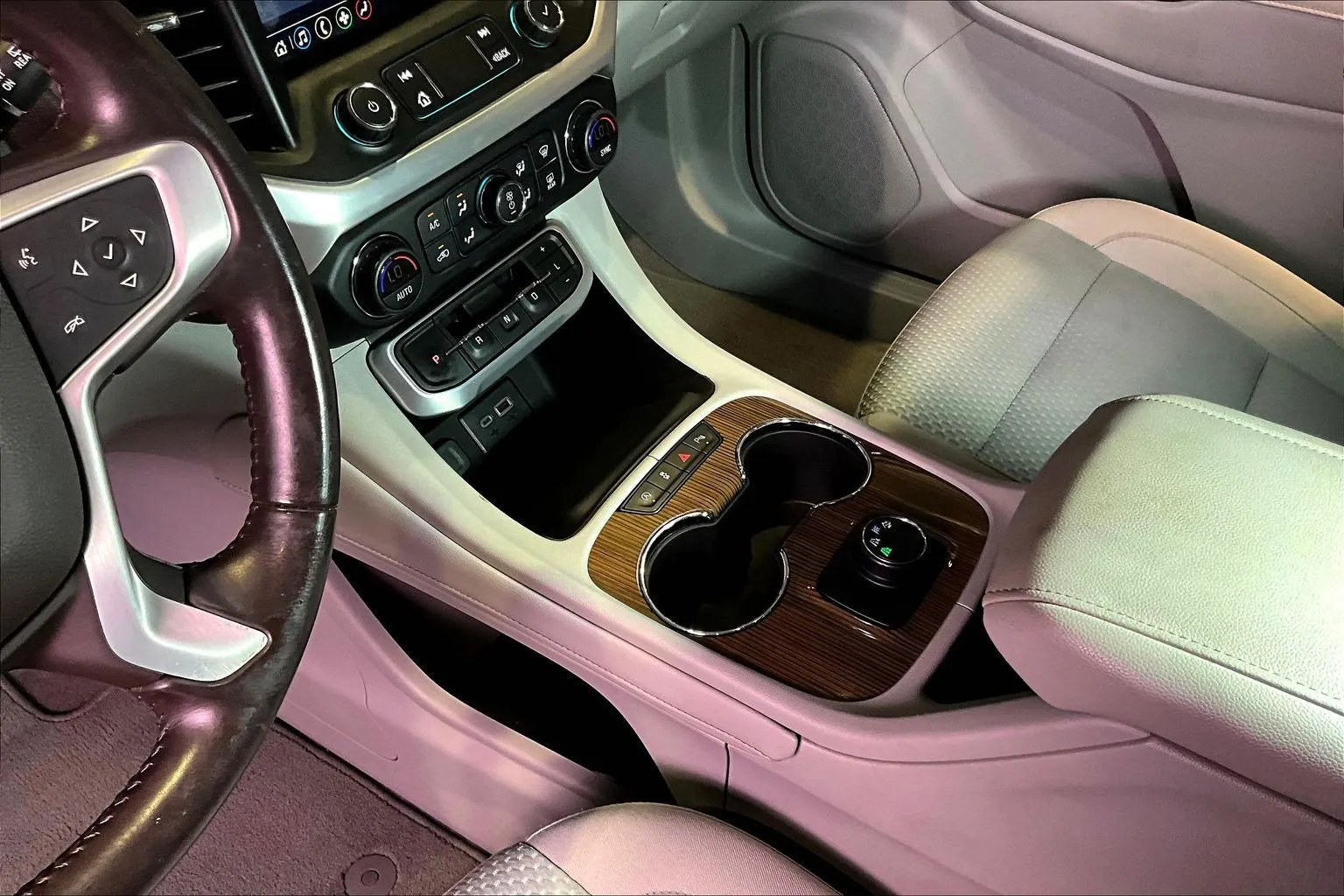 GMC Acadia photo 18