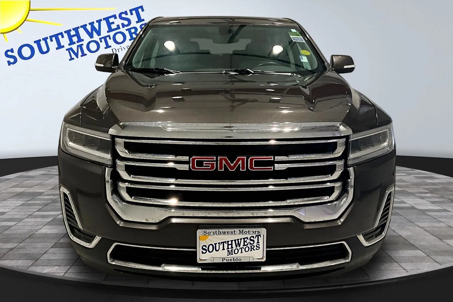 GMC Acadia photo 2