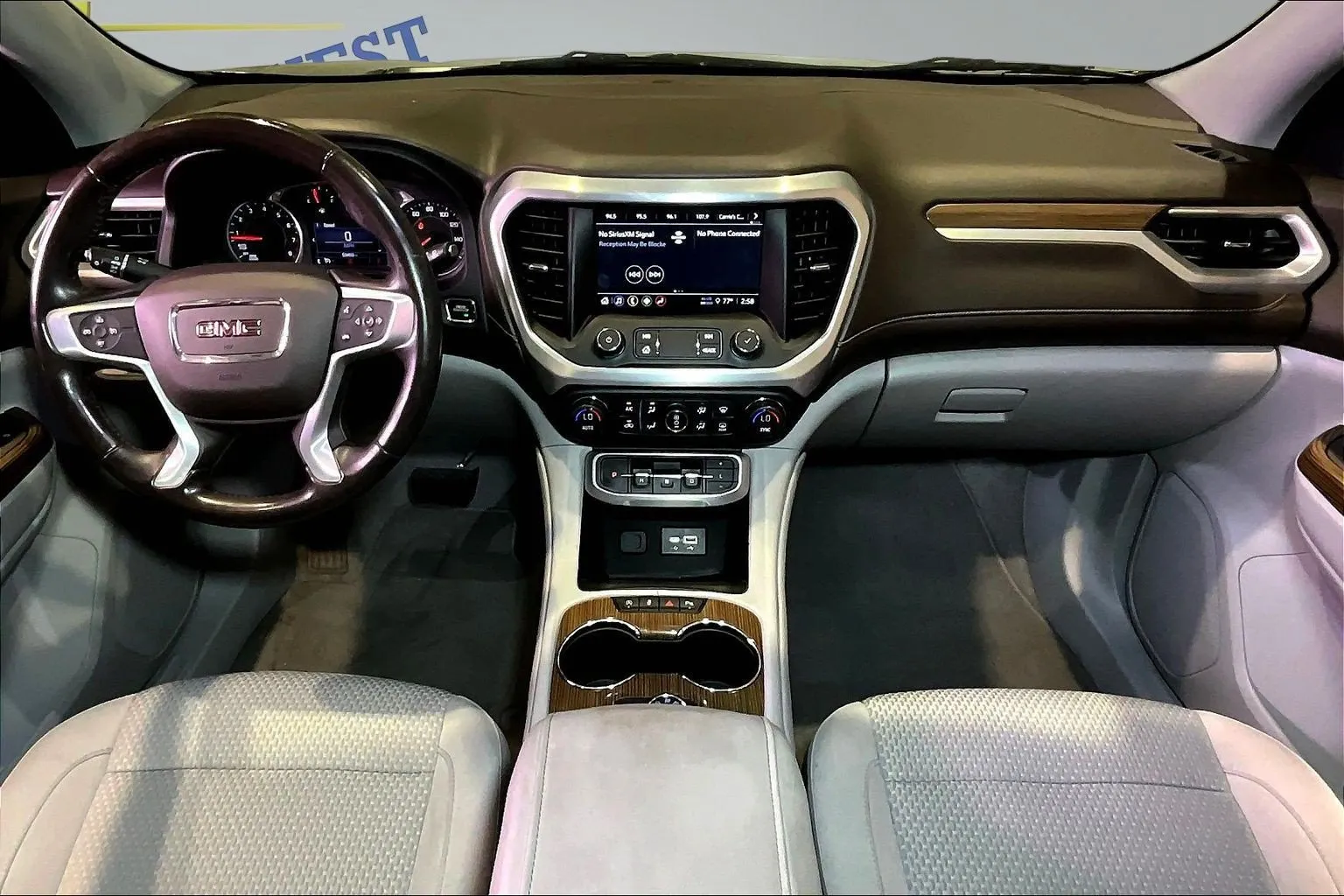 GMC Acadia photo 8