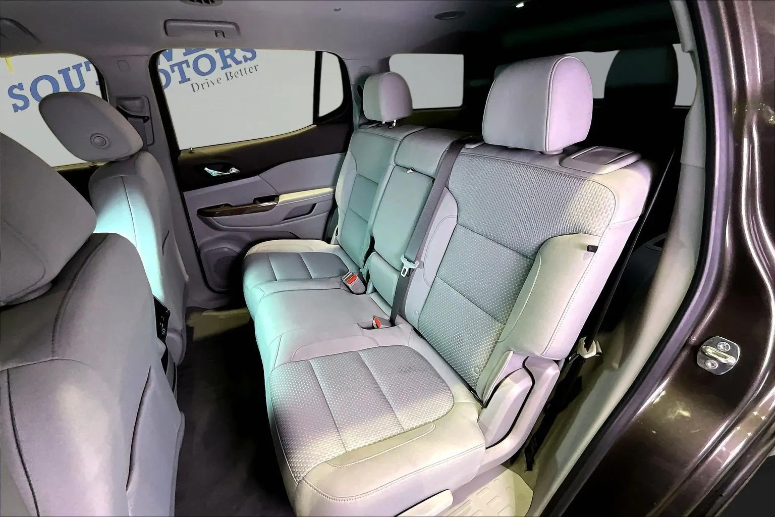 GMC Acadia photo 22