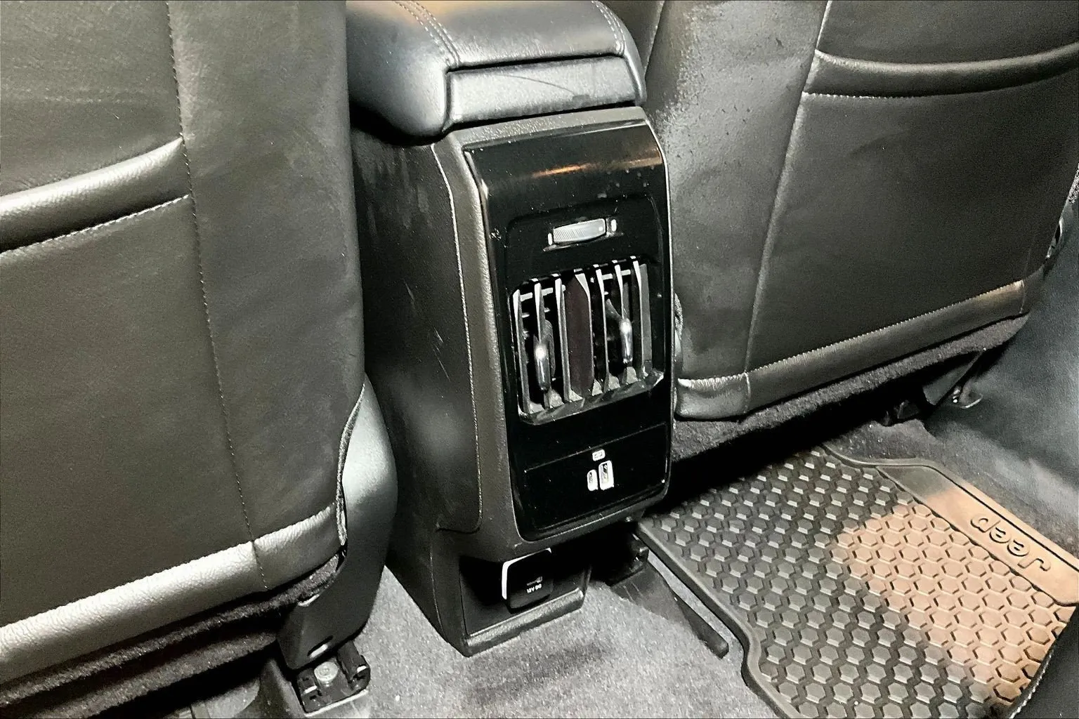 Jeep Compass photo 11