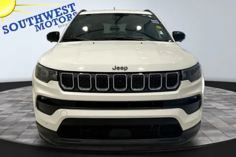 Photos of 2023 Jeep Compass Latitude Lux for sale in Pueblo, CO at Southwest Motors