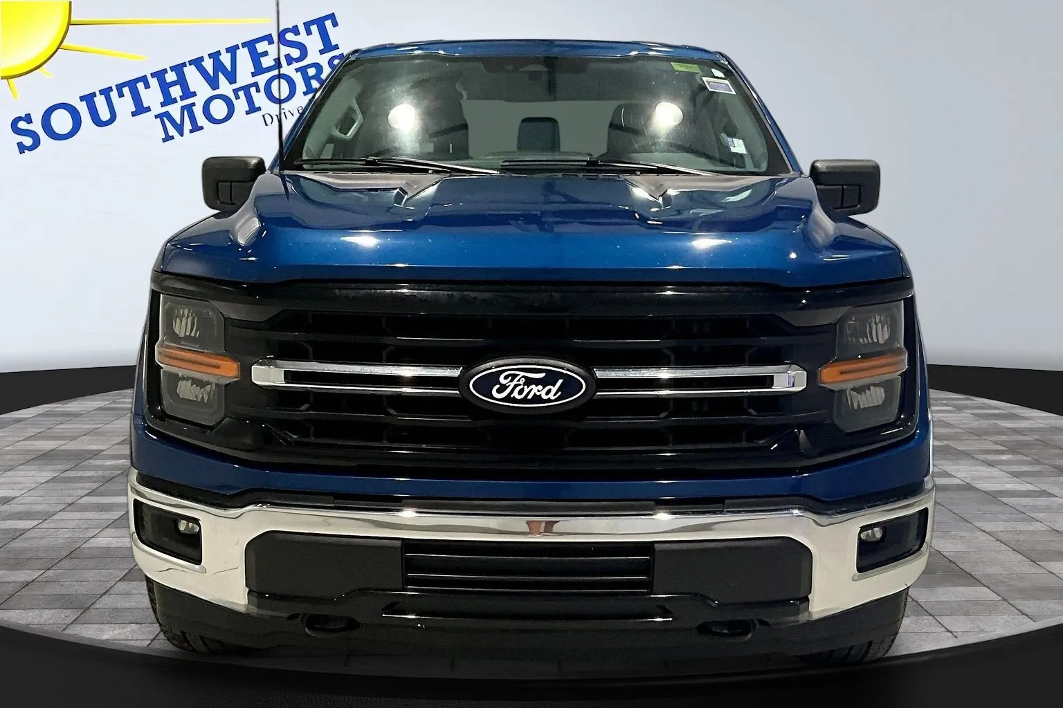 Ford F-150 photo 2