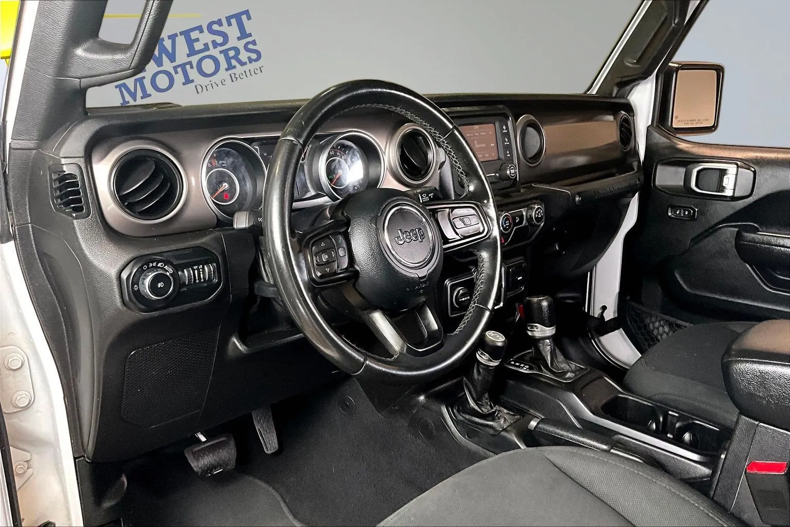Jeep Wrangler photo 17
