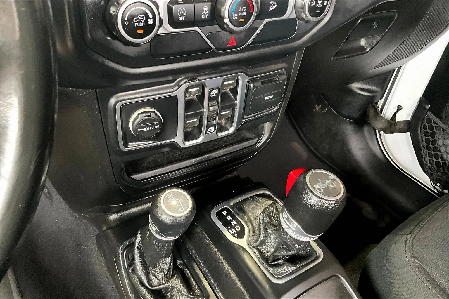 Jeep Wrangler photo 16