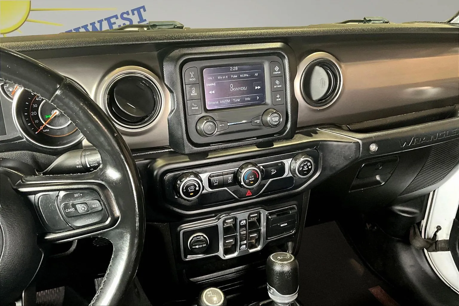 Jeep Wrangler photo 10