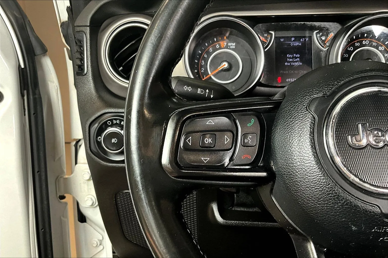 Jeep Wrangler photo 12