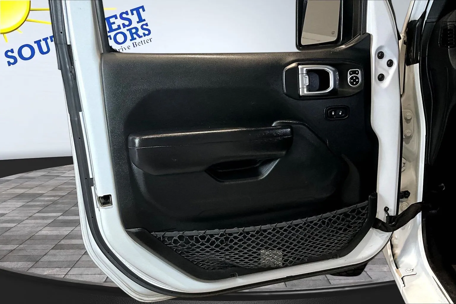 Jeep Wrangler photo 20