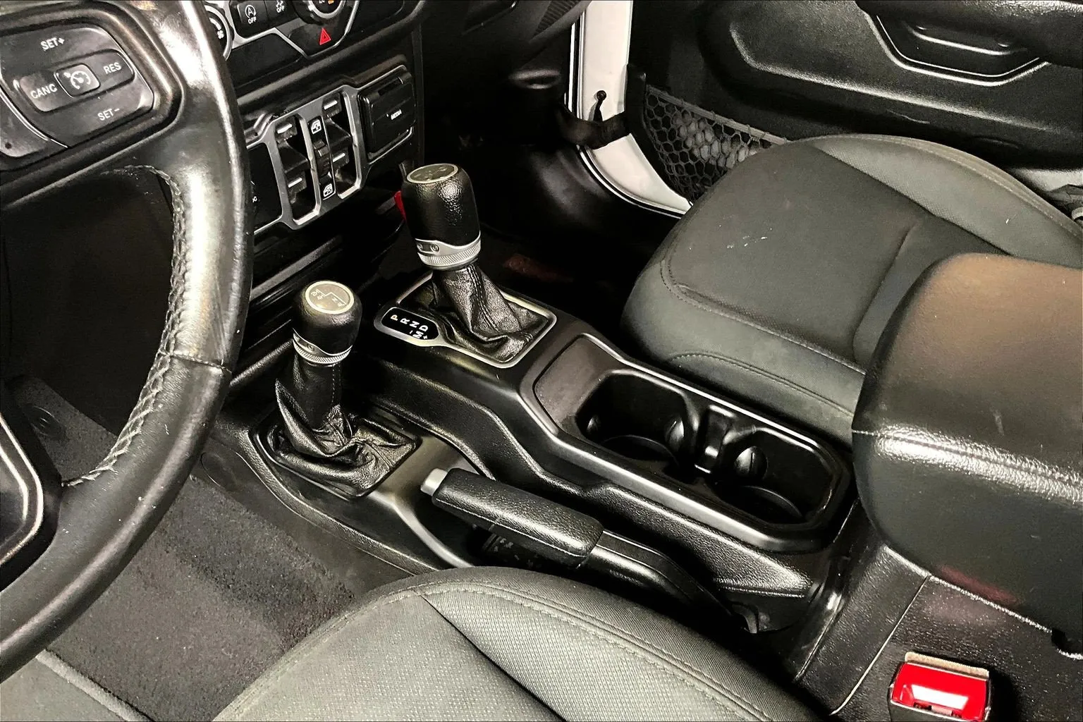 Jeep Wrangler photo 18