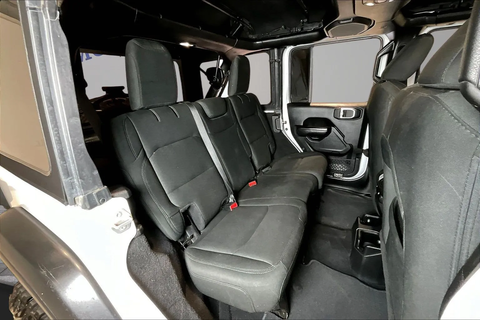 Jeep Wrangler photo 25