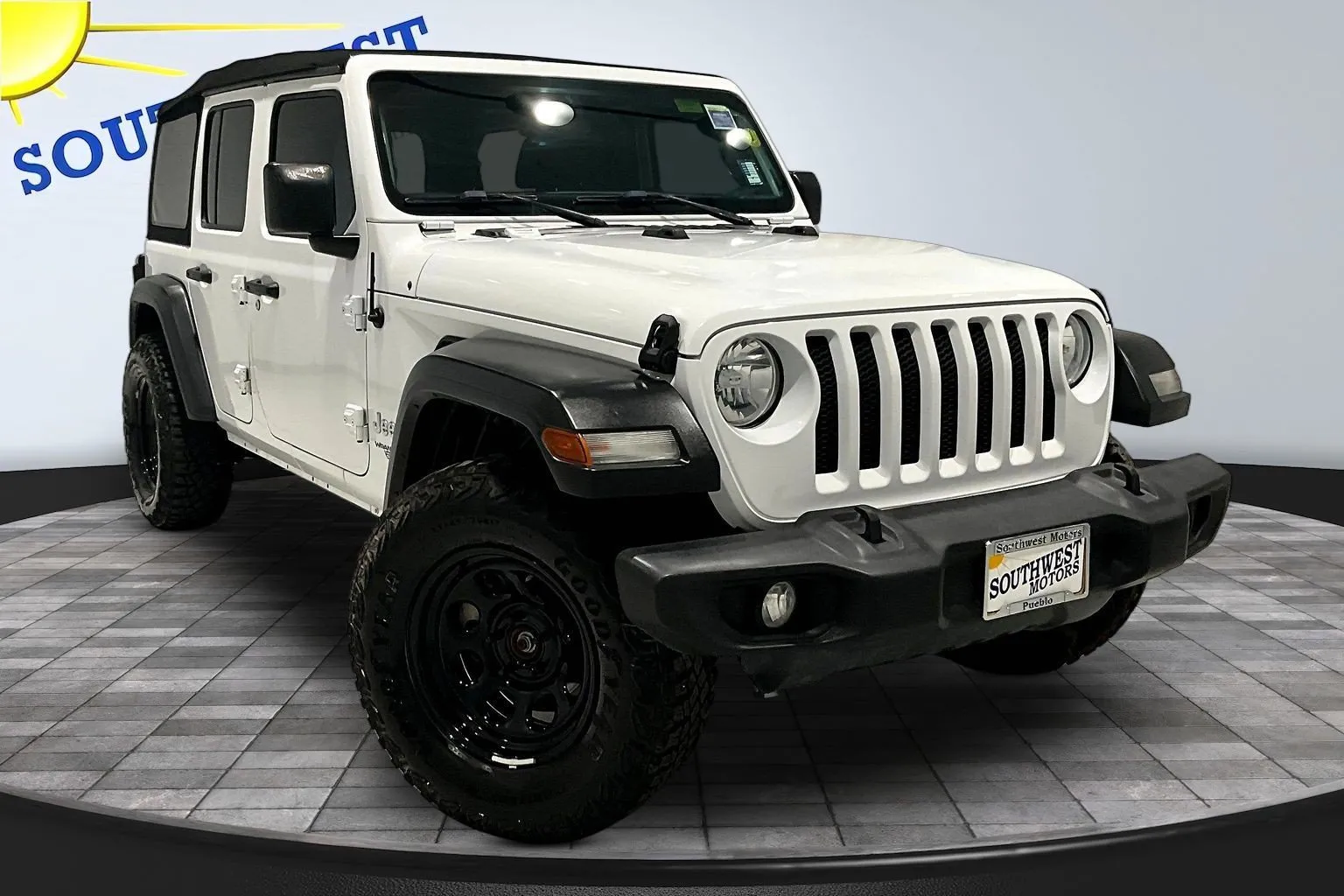 Jeep Wrangler photo 3
