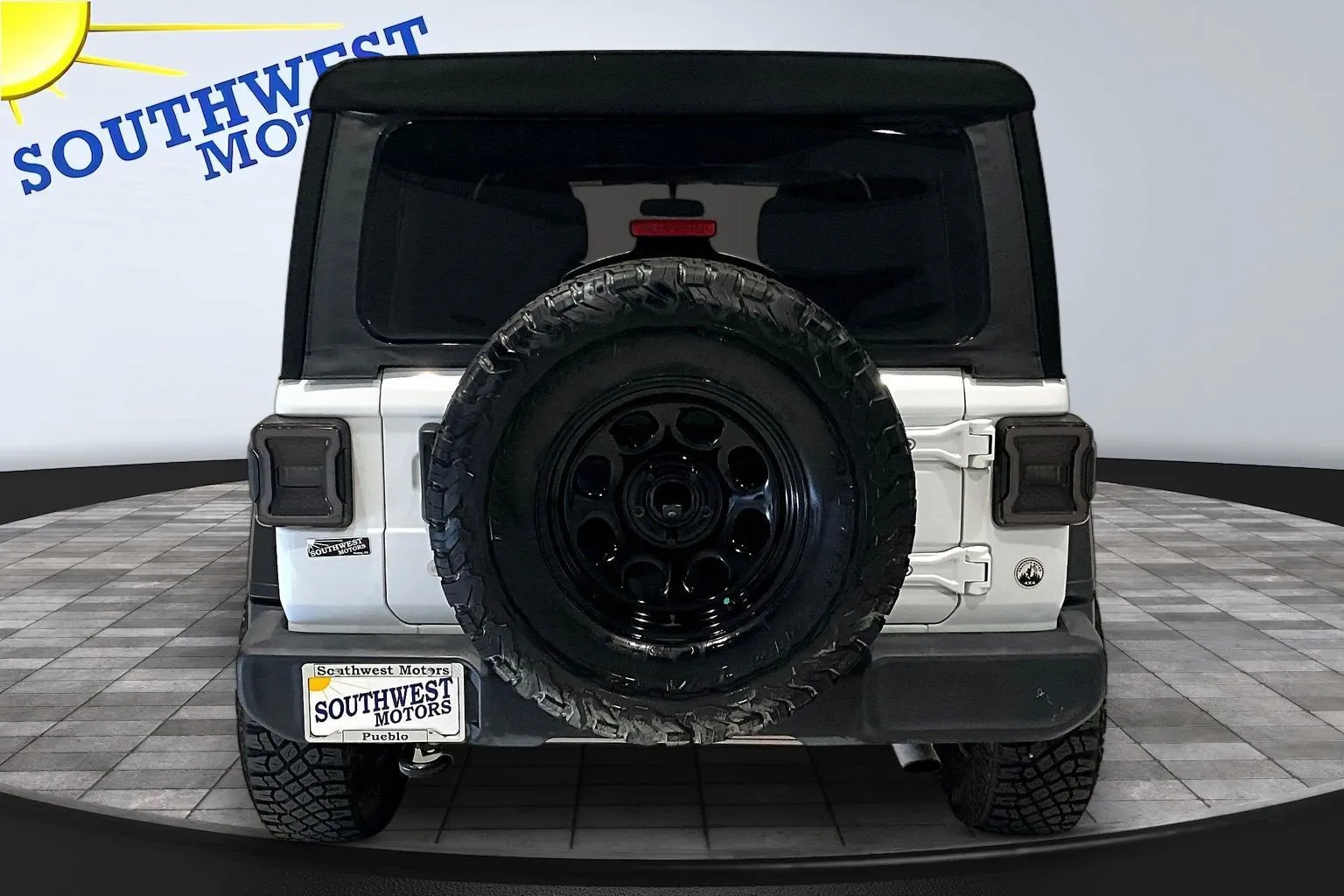 Jeep Wrangler photo 6