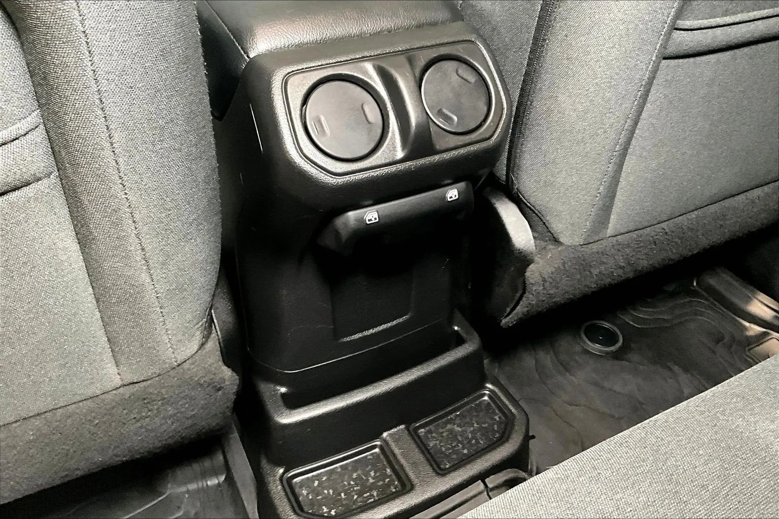 Jeep Wrangler photo 11