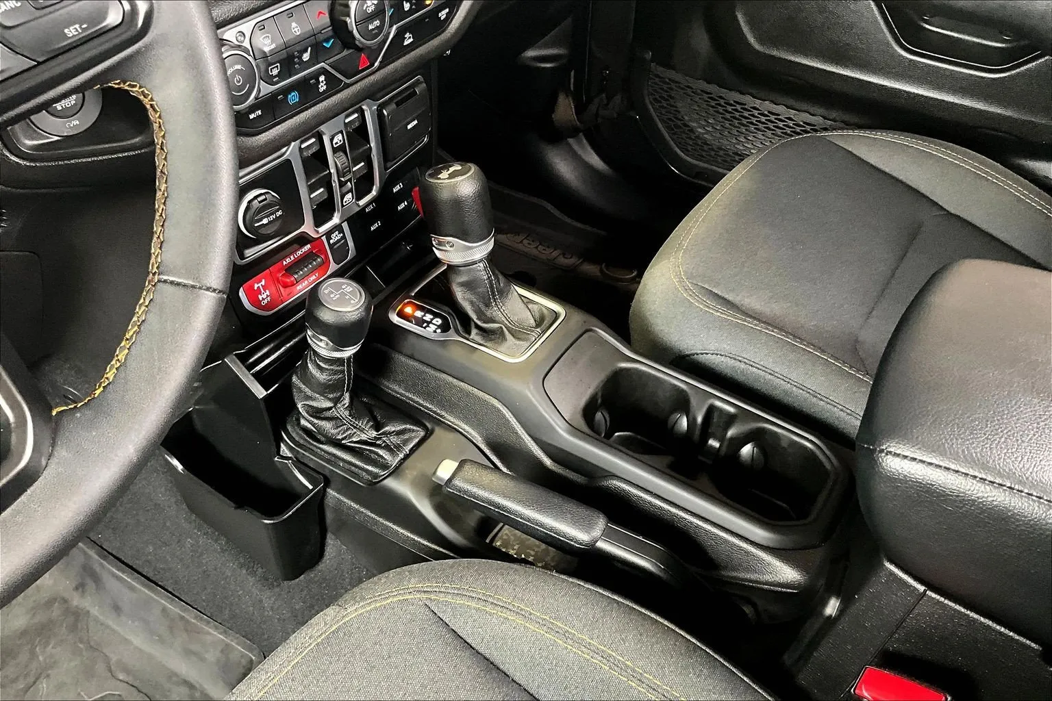 Jeep Wrangler photo 19