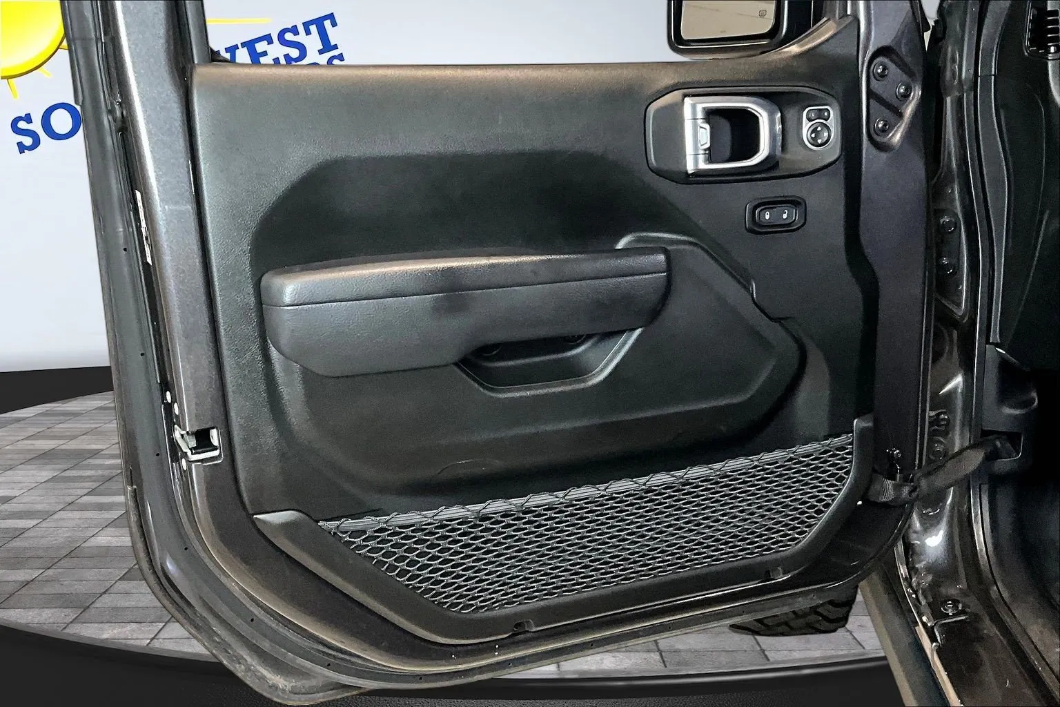 Jeep Wrangler photo 21