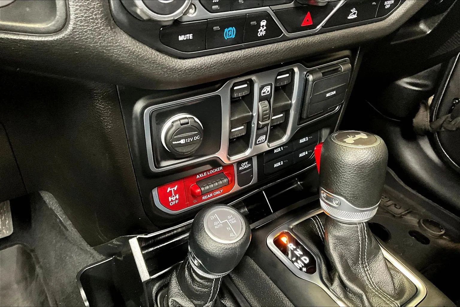 Jeep Wrangler photo 16