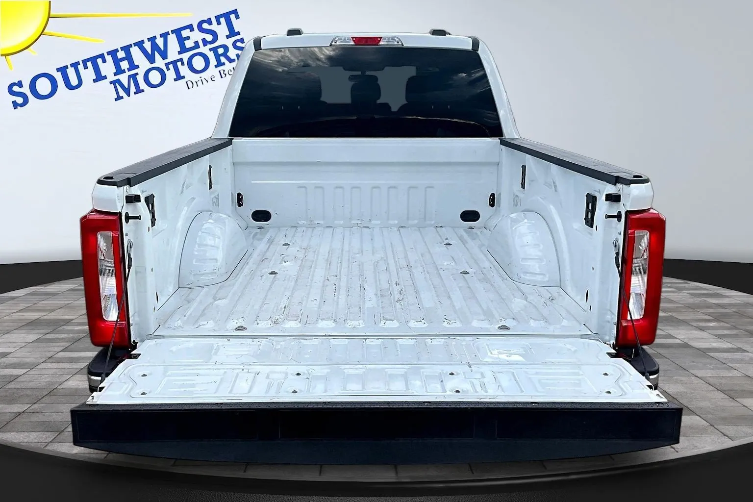 Ford F-350 photo 8