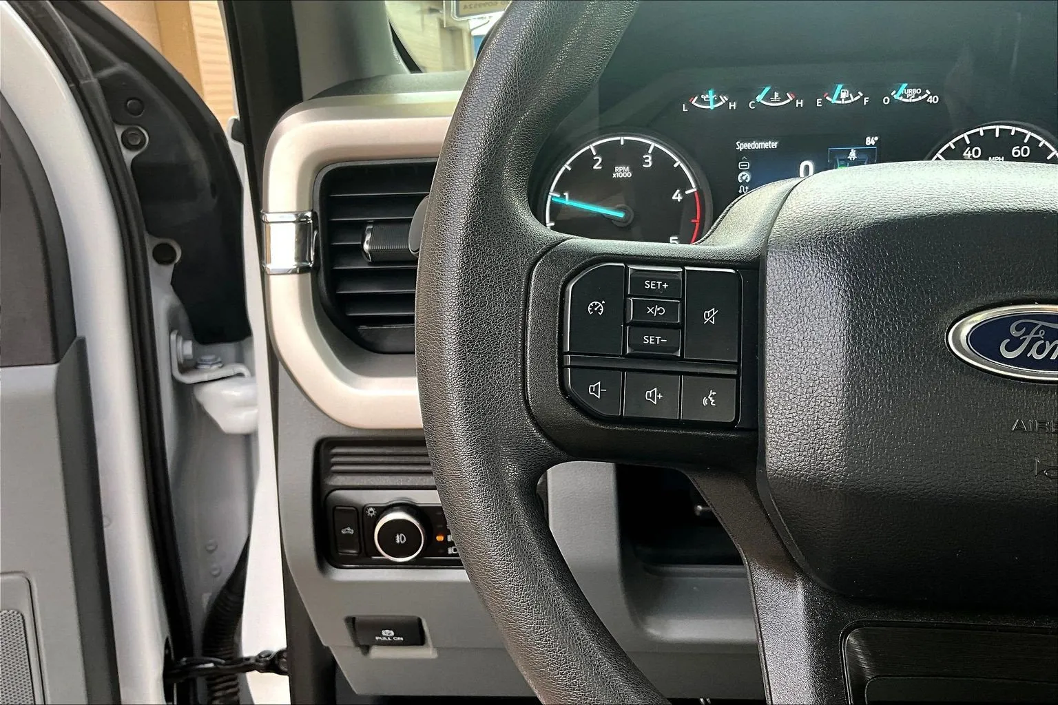 Ford F-350 photo 13