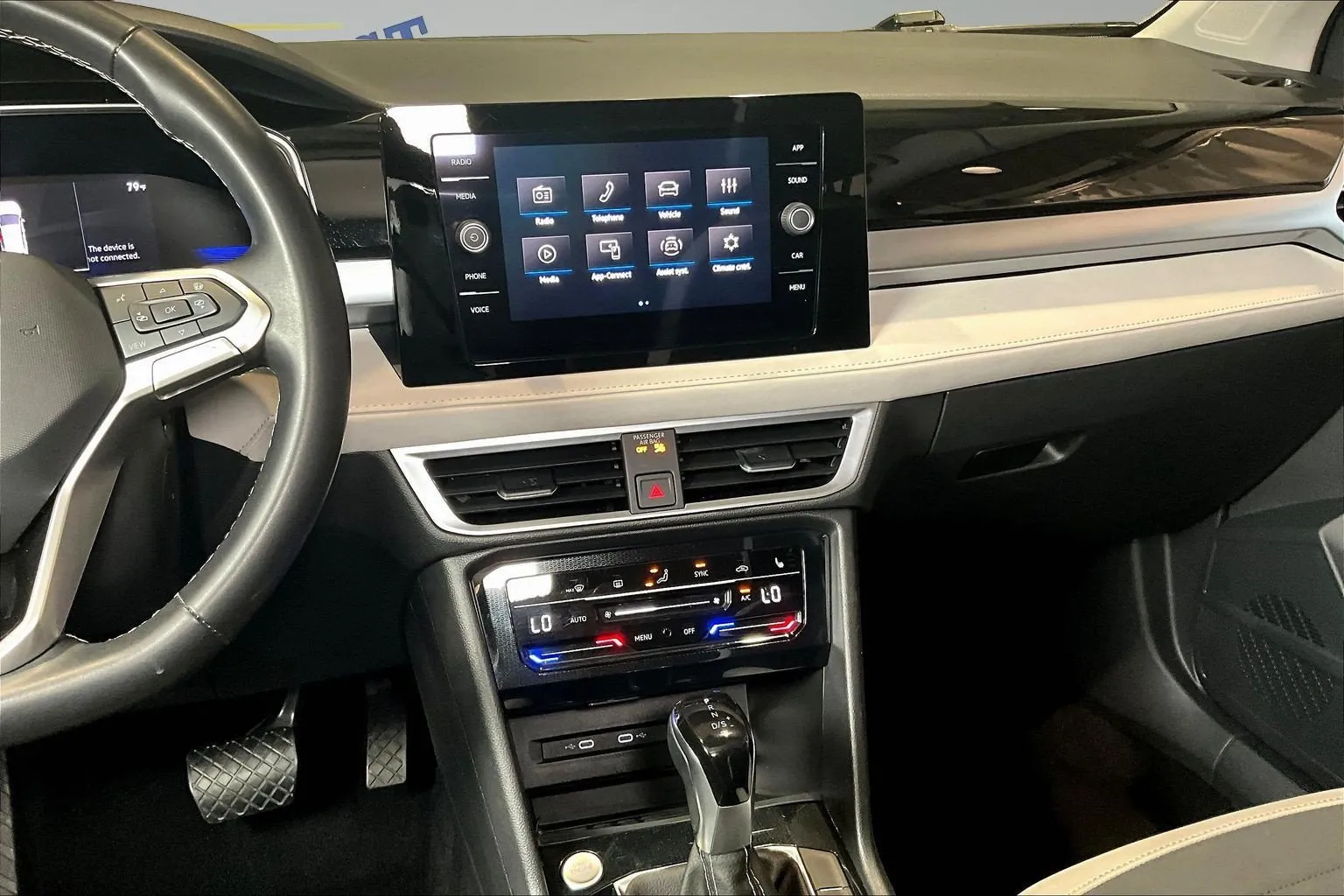 Volkswagen Taos photo 10