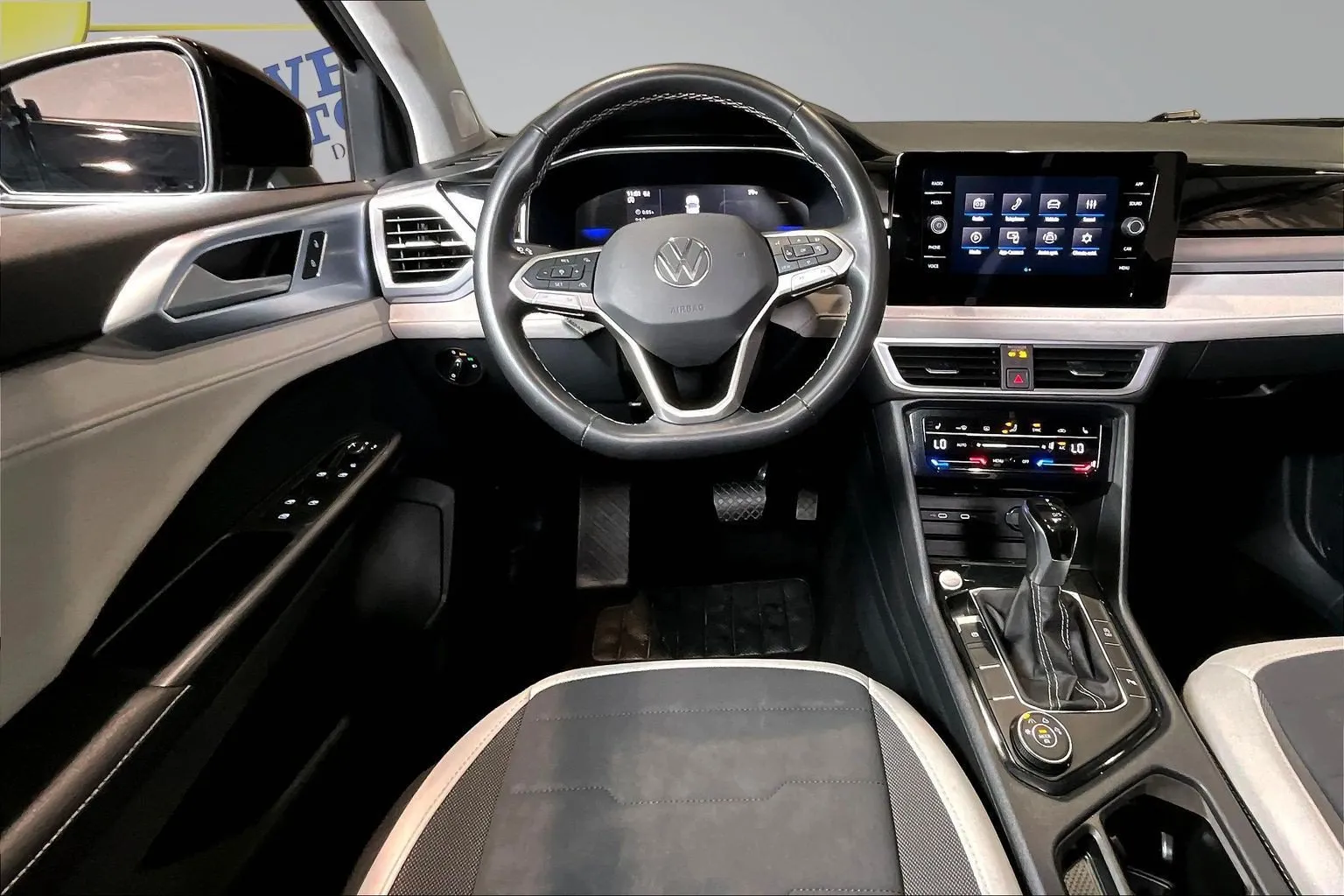 Volkswagen Taos photo 9