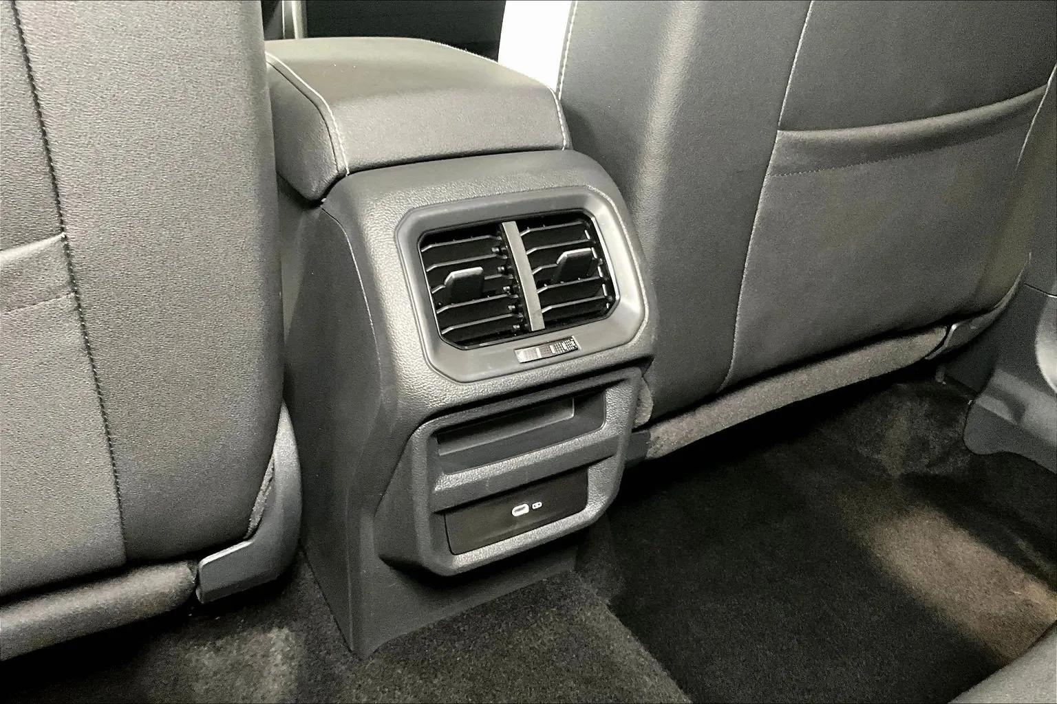 Volkswagen Taos photo 11
