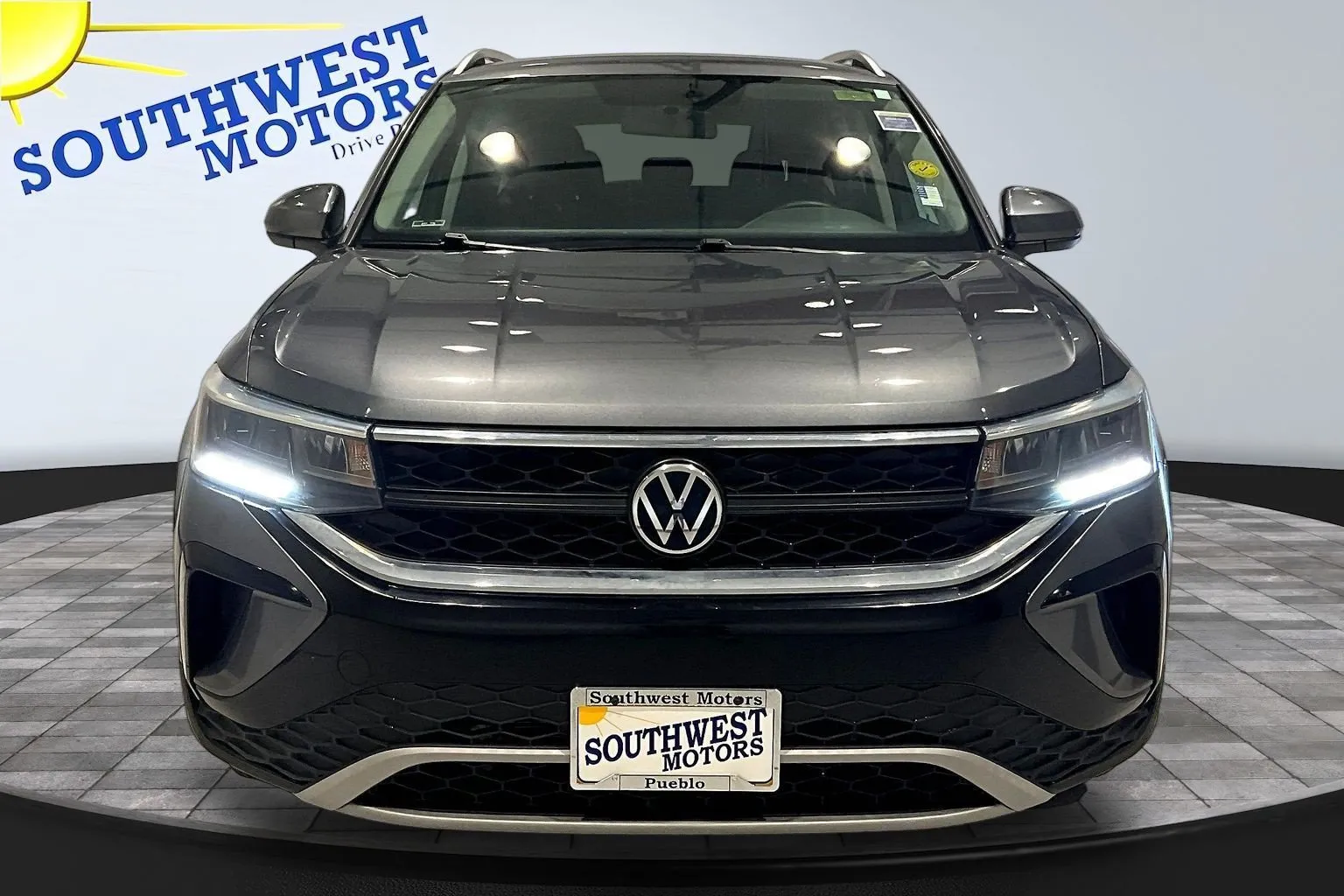 Volkswagen Taos photo 2
