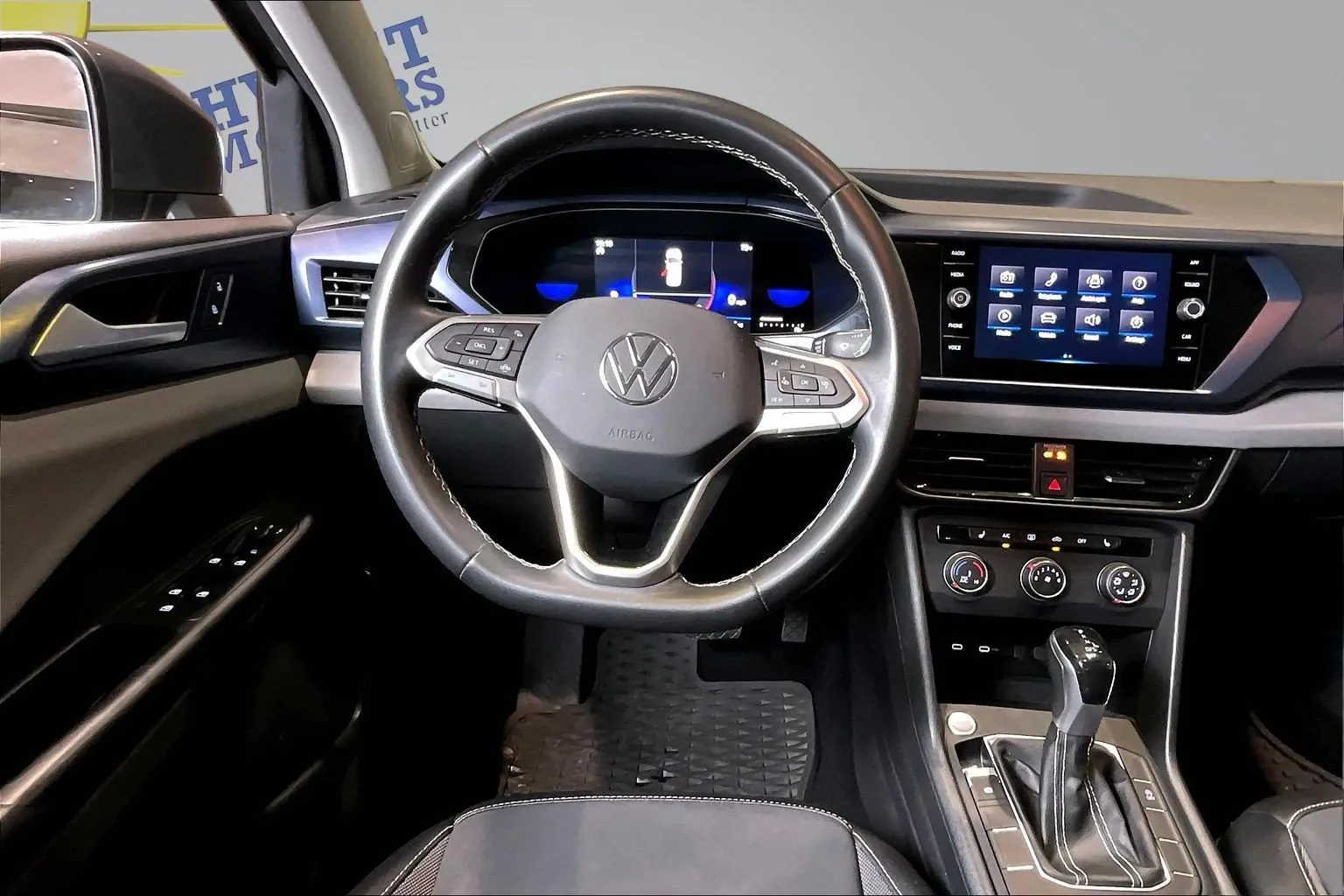 Volkswagen Taos photo 9