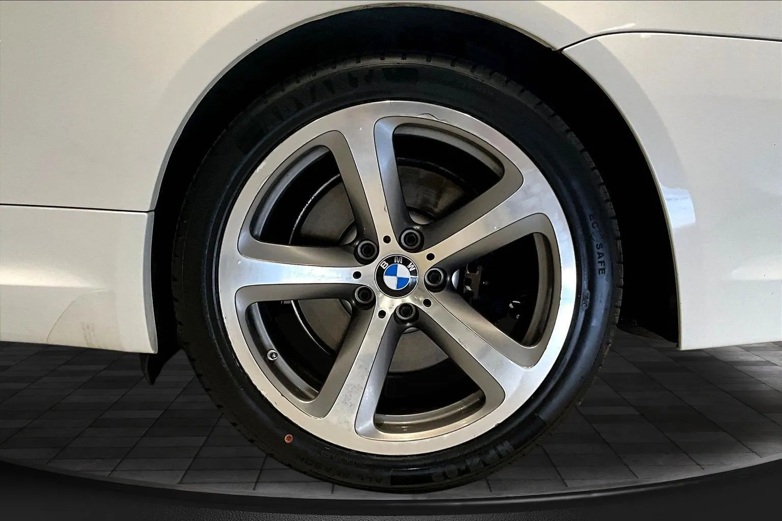 BMW 6 Series photo 30