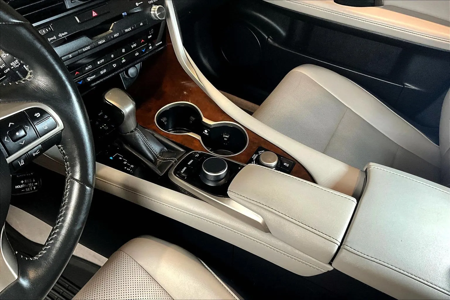 Lexus RX photo 18