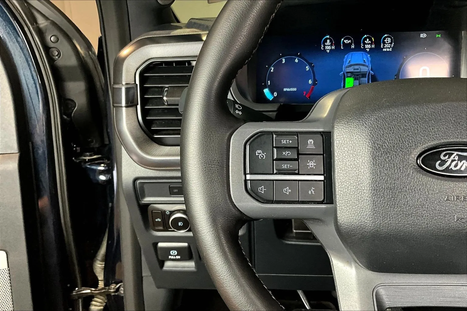 Ford F-150 photo 13
