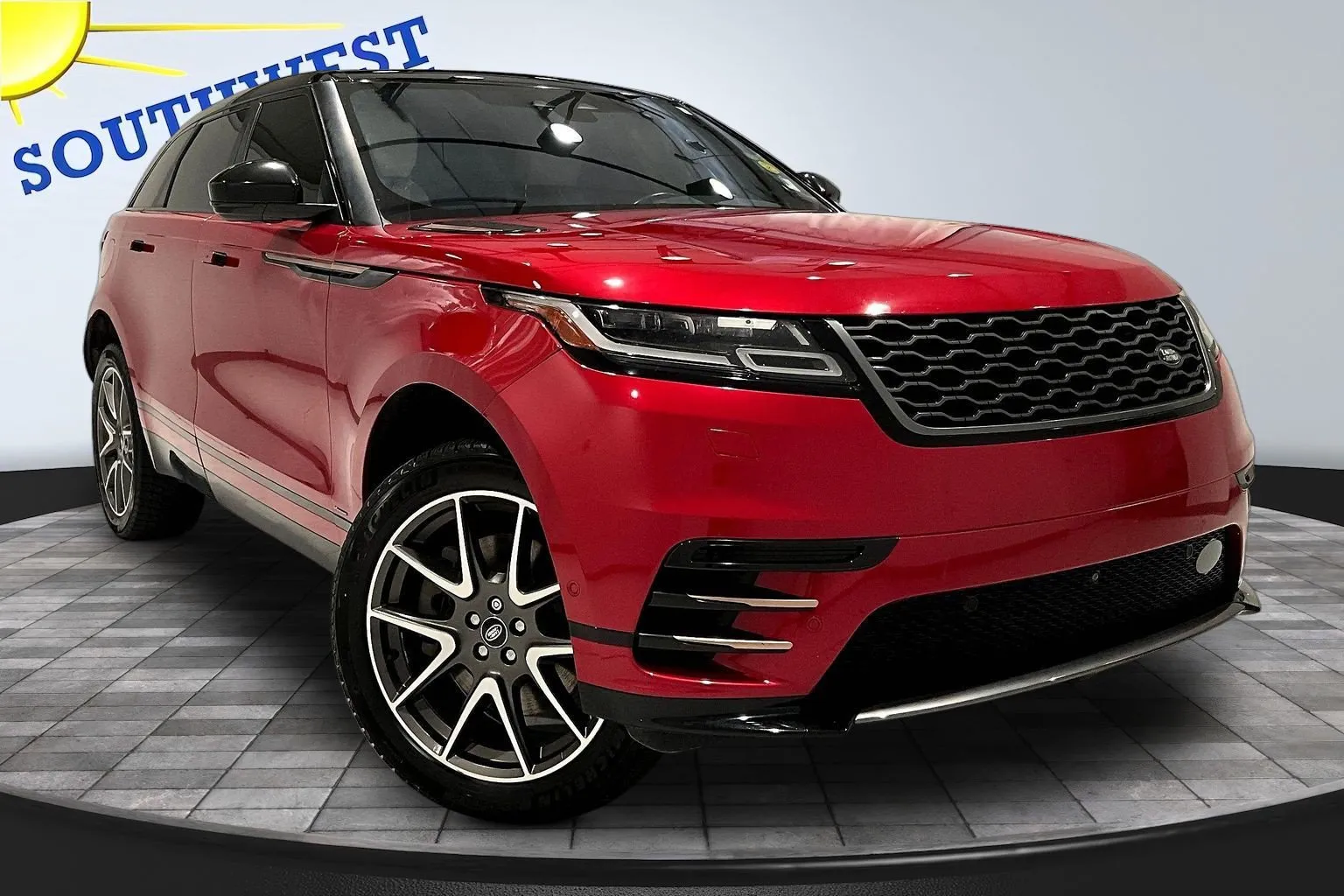 Land Rover Range Rover Velar photo 3