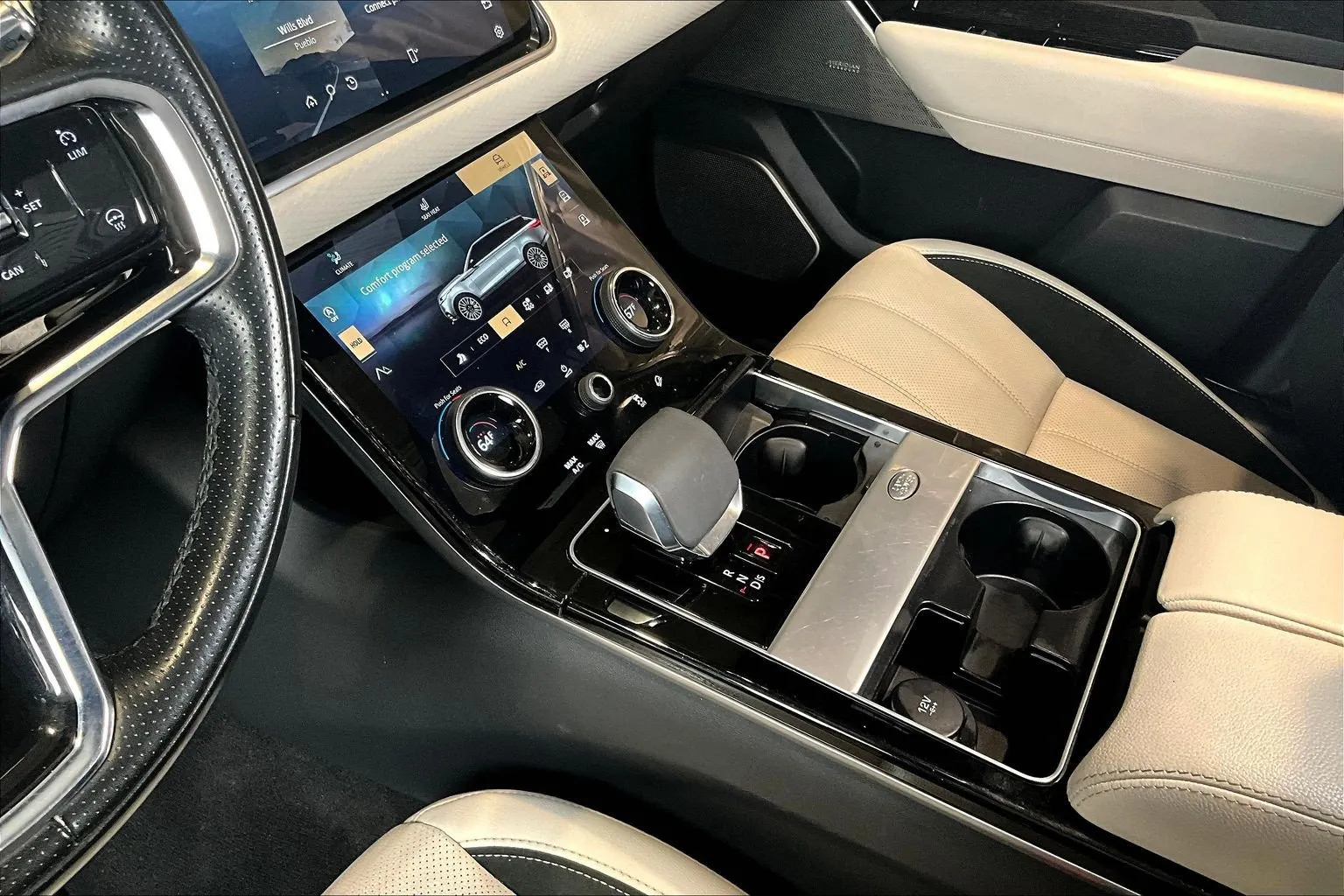 Land Rover Range Rover Velar photo 18