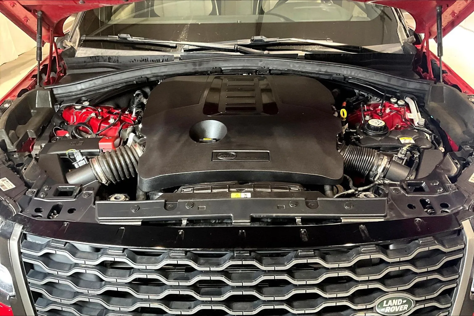 Land Rover Range Rover Velar photo 30