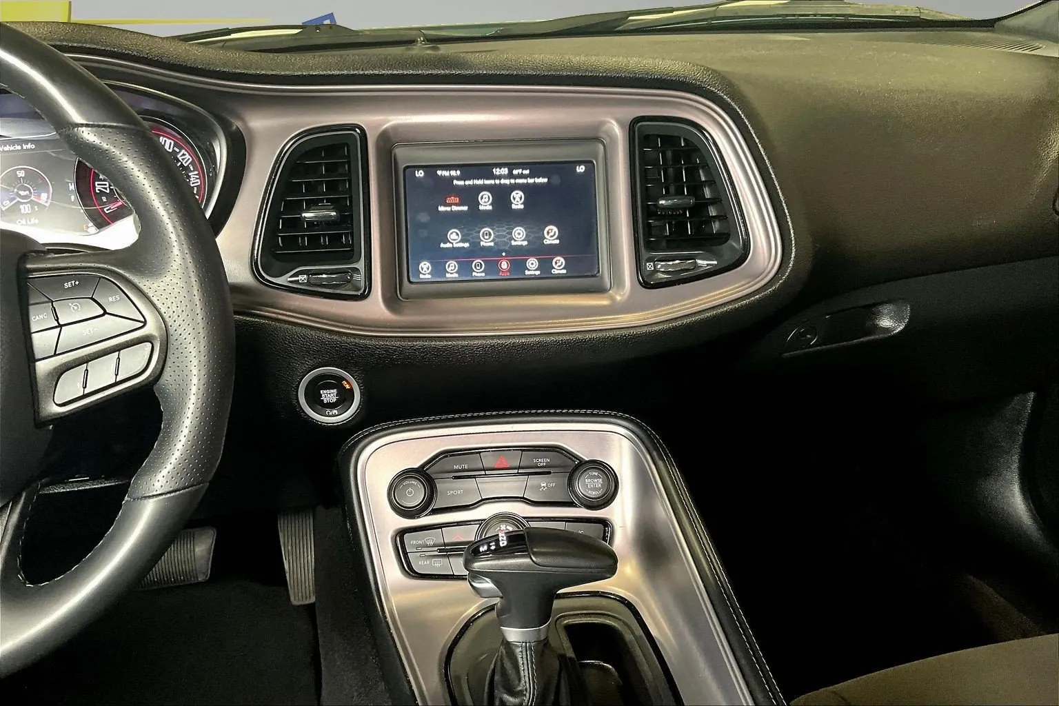 Dodge Challenger photo 10