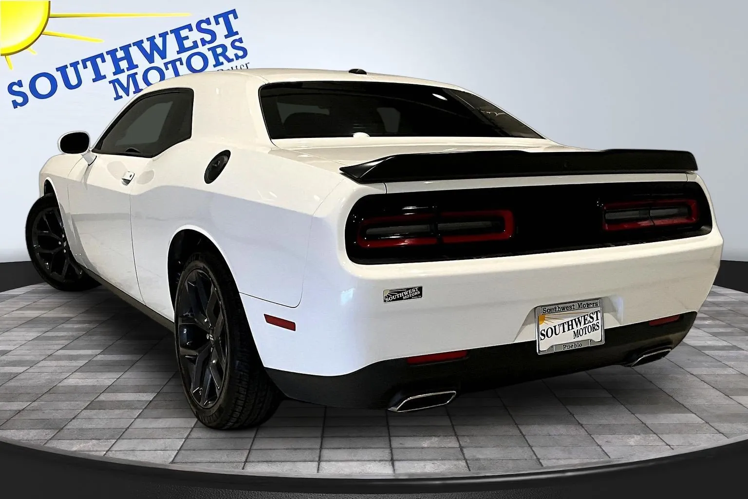 Dodge Challenger photo 5