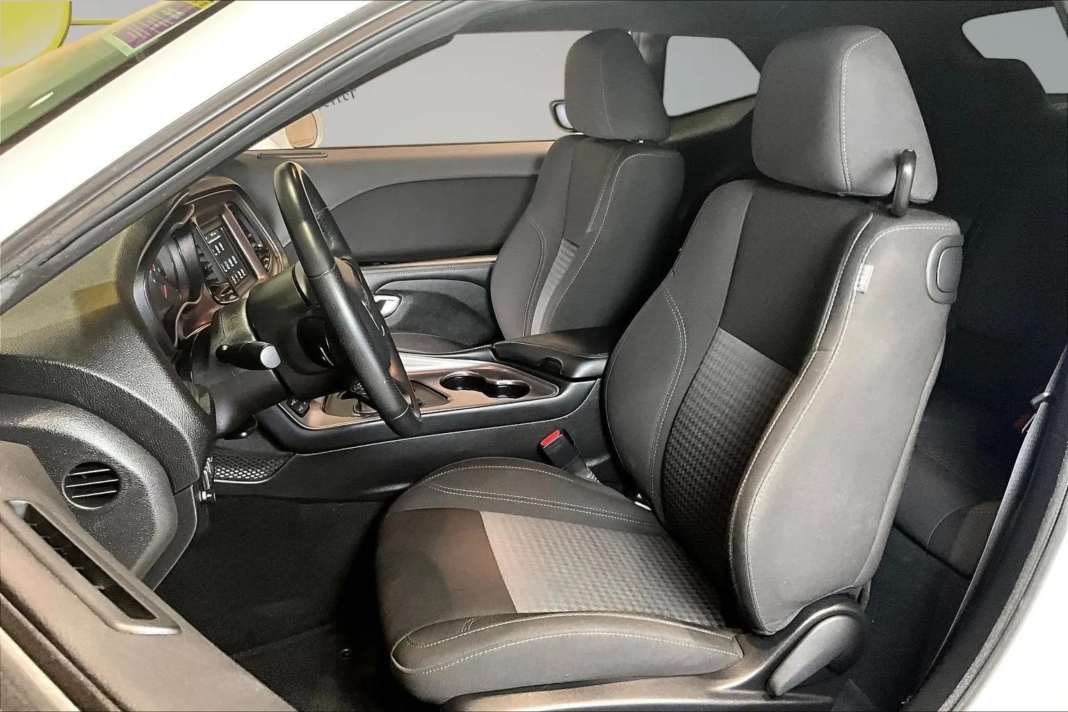 Dodge Challenger photo 21