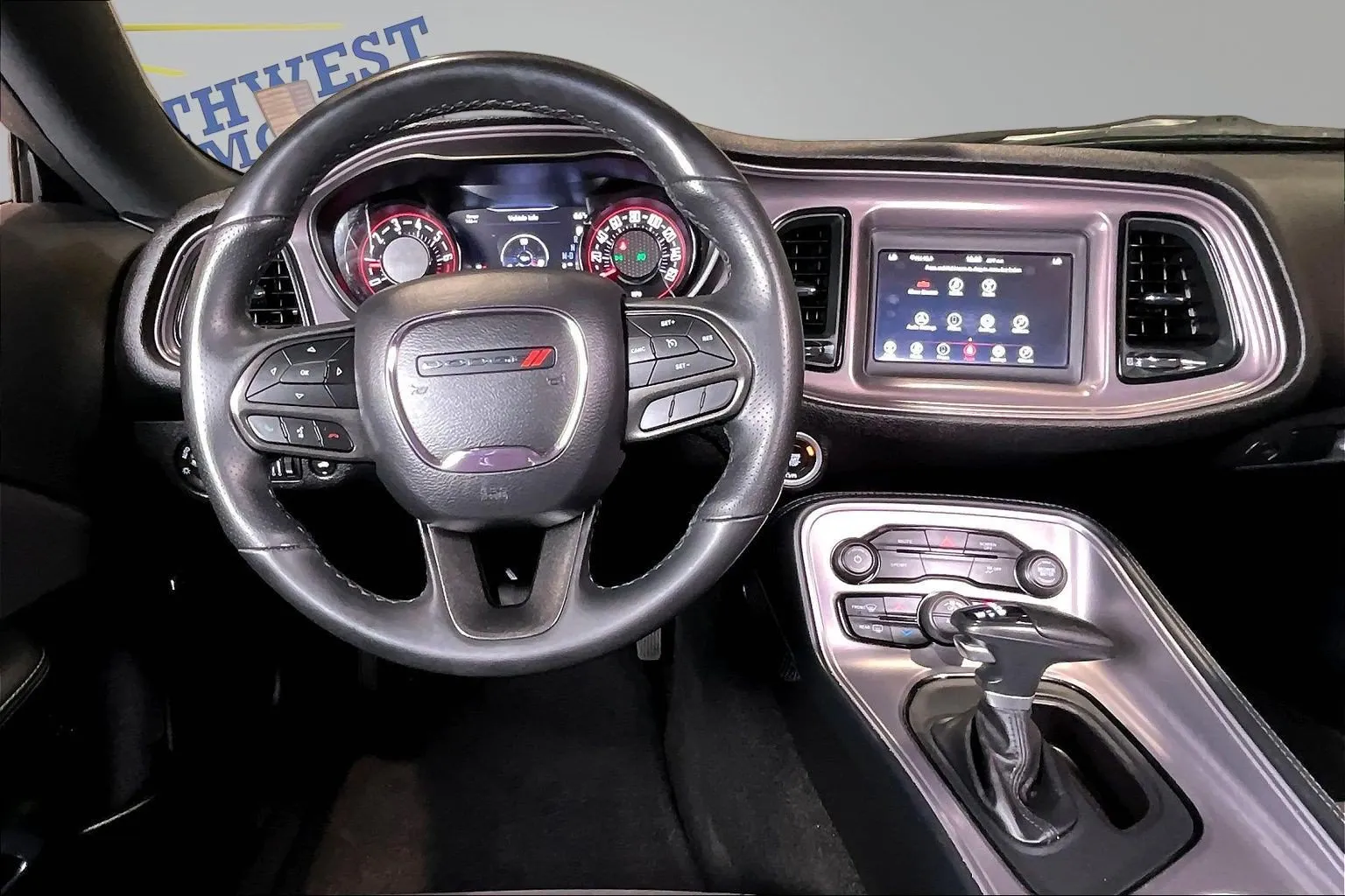 Dodge Challenger photo 9
